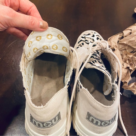 Mou Cream Ankle Boots with Unique Design - Picture 7 of 7